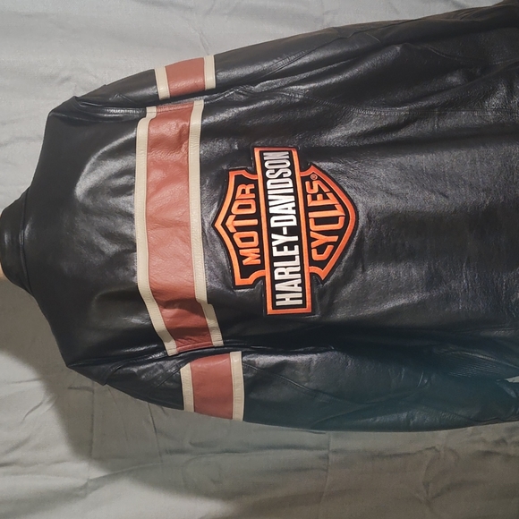 Harley Davidson Jacket - Picture 4 of 8